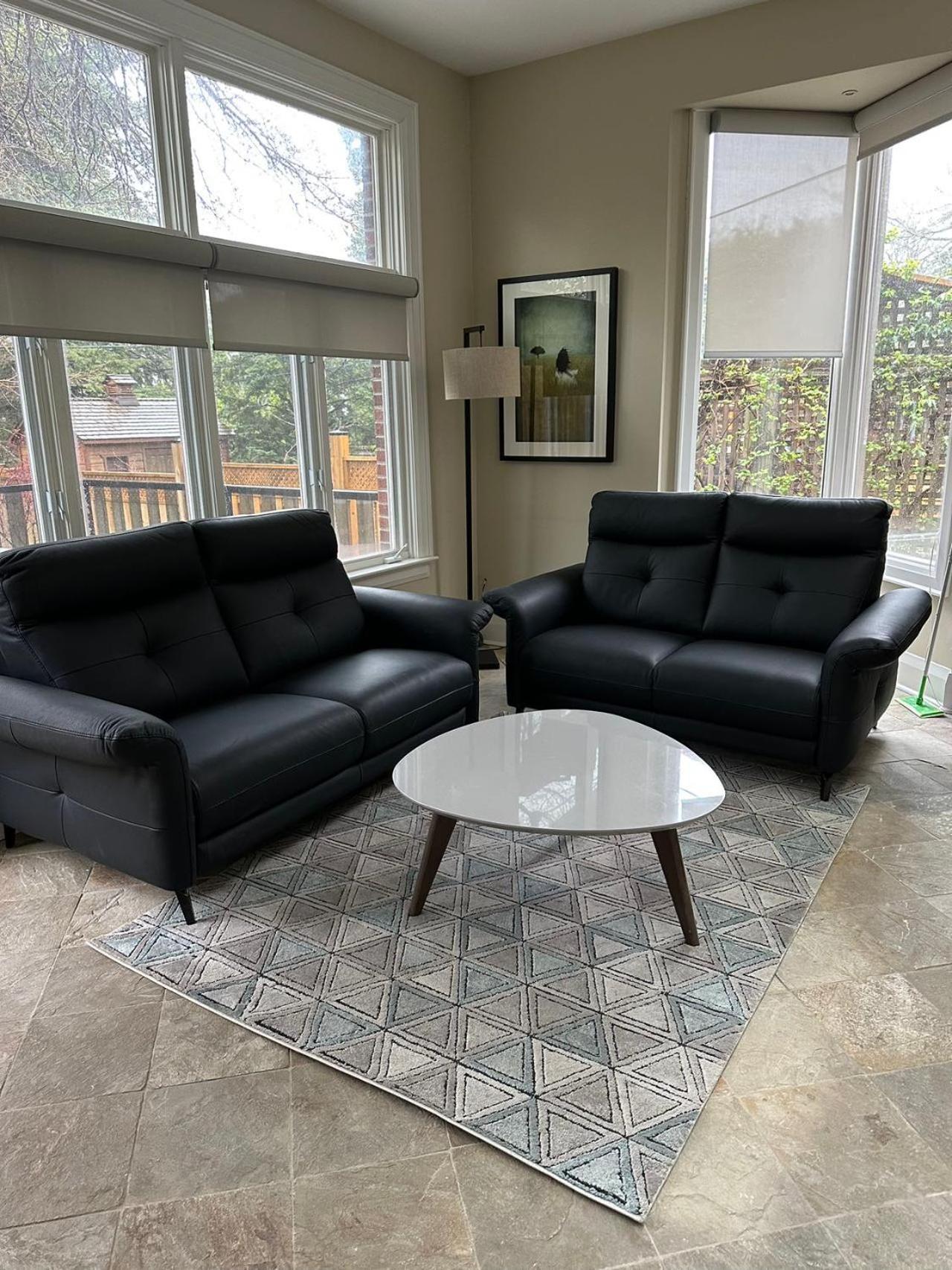 Double Bedroom On Up Or 3 Bedrooms In Basement Near Eglinton Subway Station Торонто Экстерьер фото
